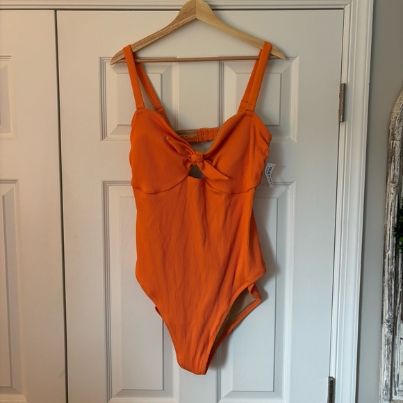 Old Navy Tie-Front Keyhole Bandeau-Style One-Piece Swimsuit 2X Coral Clay NWT - Picture 5 of 11